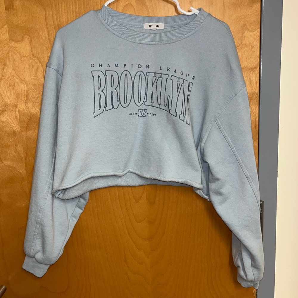 LIGHT BLUE GARAGE CROPPED CREW NECK (Size M)